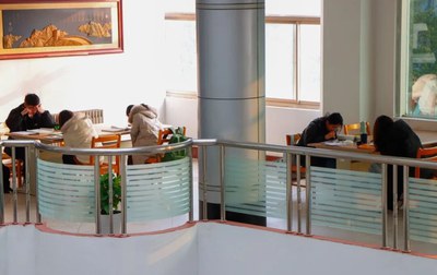 图书馆.jpg 图书馆.jpg